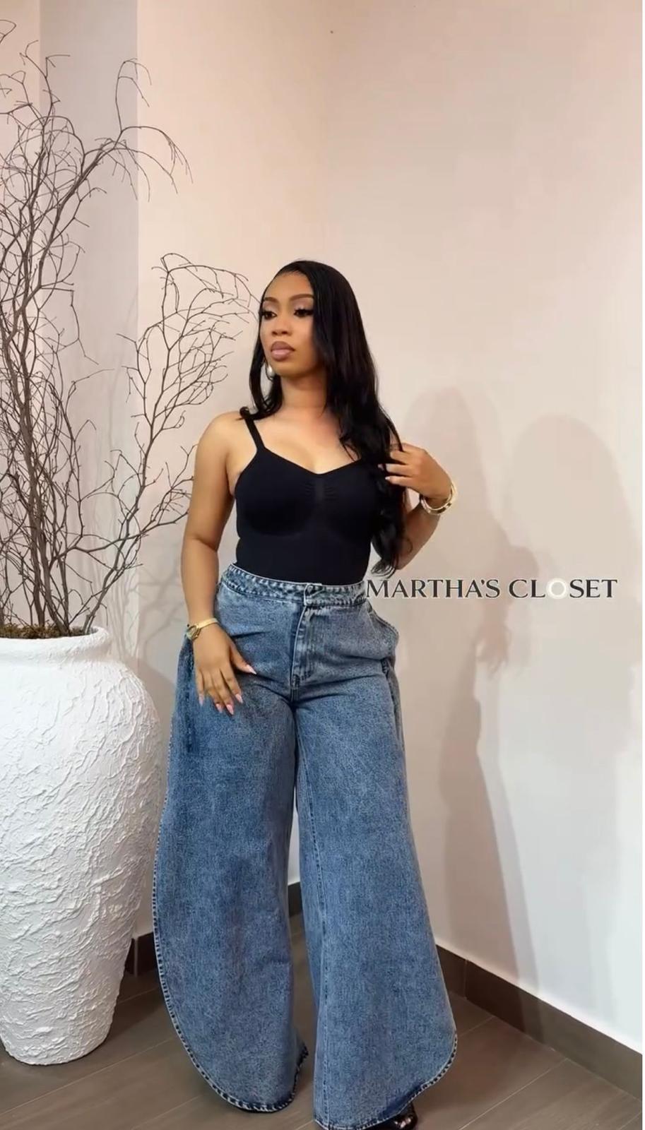 Women’s High-Waisted Wide-Leg Horseshoe Jeans – Vintage Blue Denim Curved Leg Pants